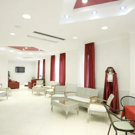 Le Lune Hotel