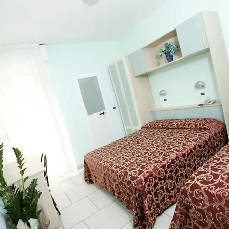 Le Lune Hotel 3*